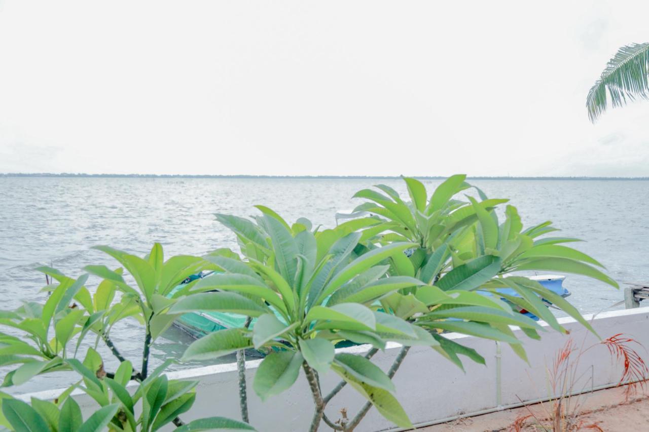 Araliya Lagoon Park Resort Negombo Extérieur photo