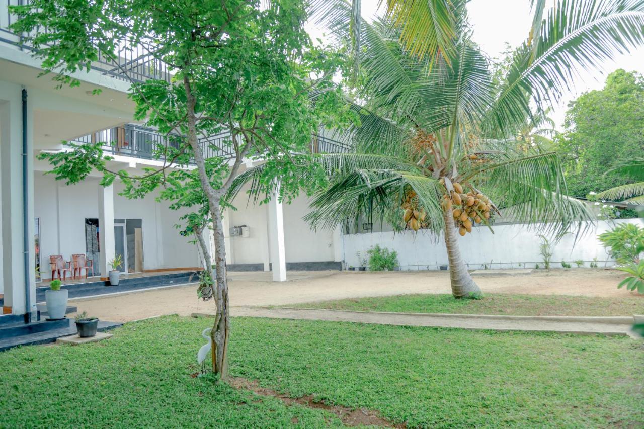 Araliya Lagoon Park Resort Negombo Extérieur photo